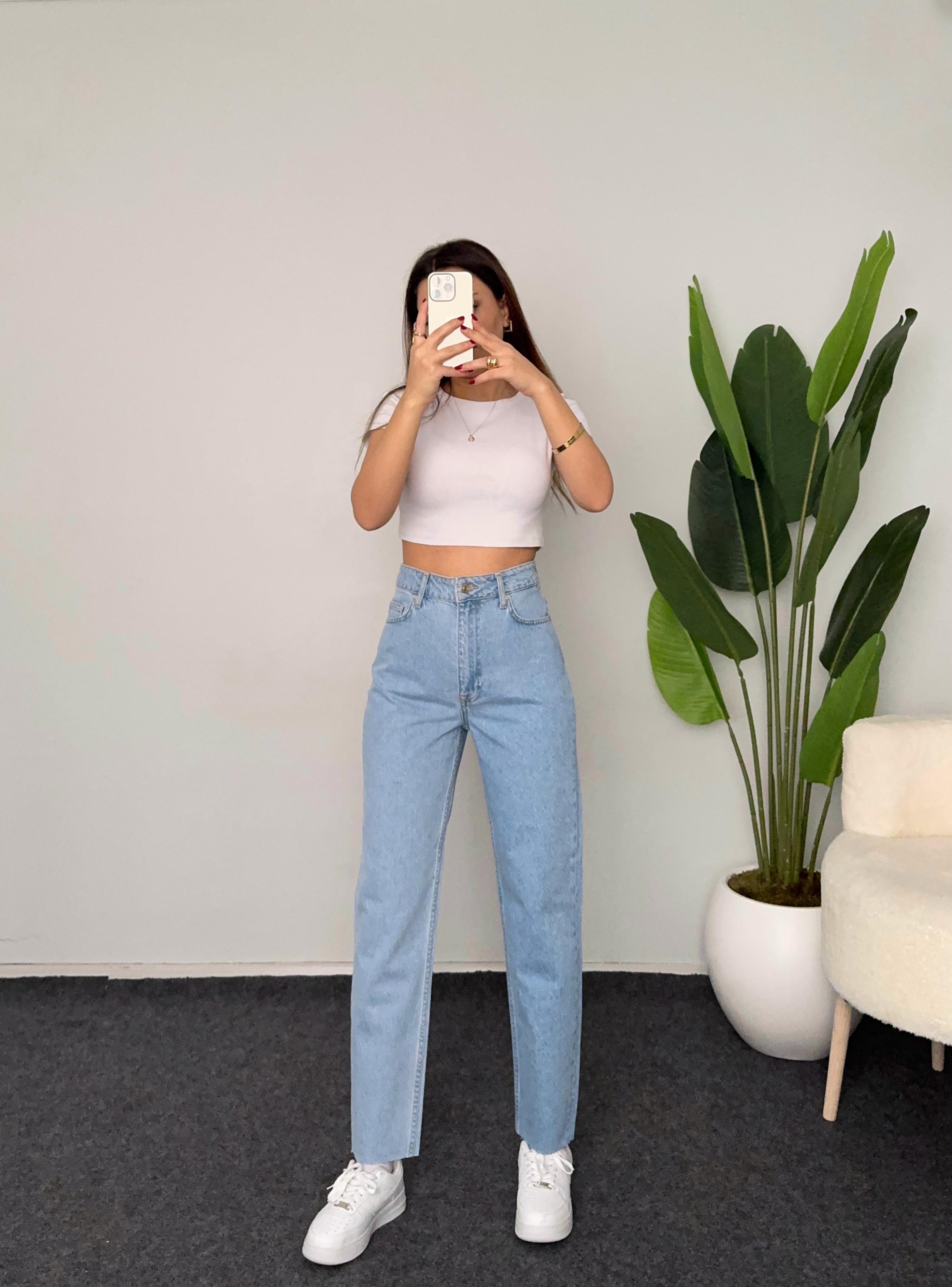 MOM JEANS